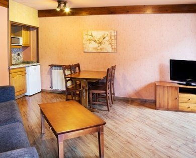 APARTHOTEL FAMILIAR 5 PERSONES APARTHOTEL FAMILIAR 5 PERSONES
