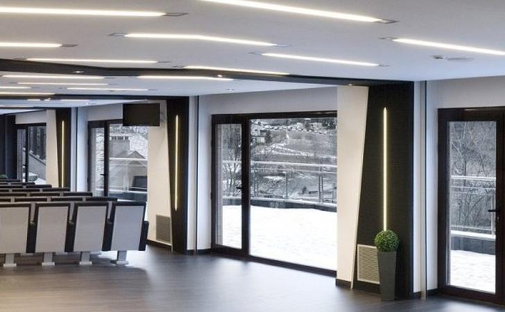 Sala de conferències AnyósPark Mountain Sala de conferències AnyósPark Mountain